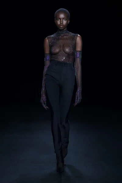 Look 4
